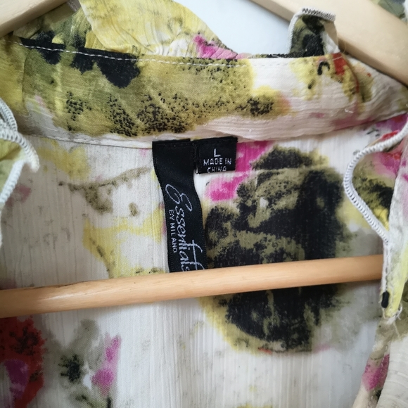 Essential by MYLANO Blouse - Picture 2 of 3